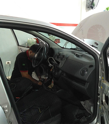 Oficina Mecânica e Auto Elétrica em Maringá Oficina Mecânica e Auto Elétrica em Maringá